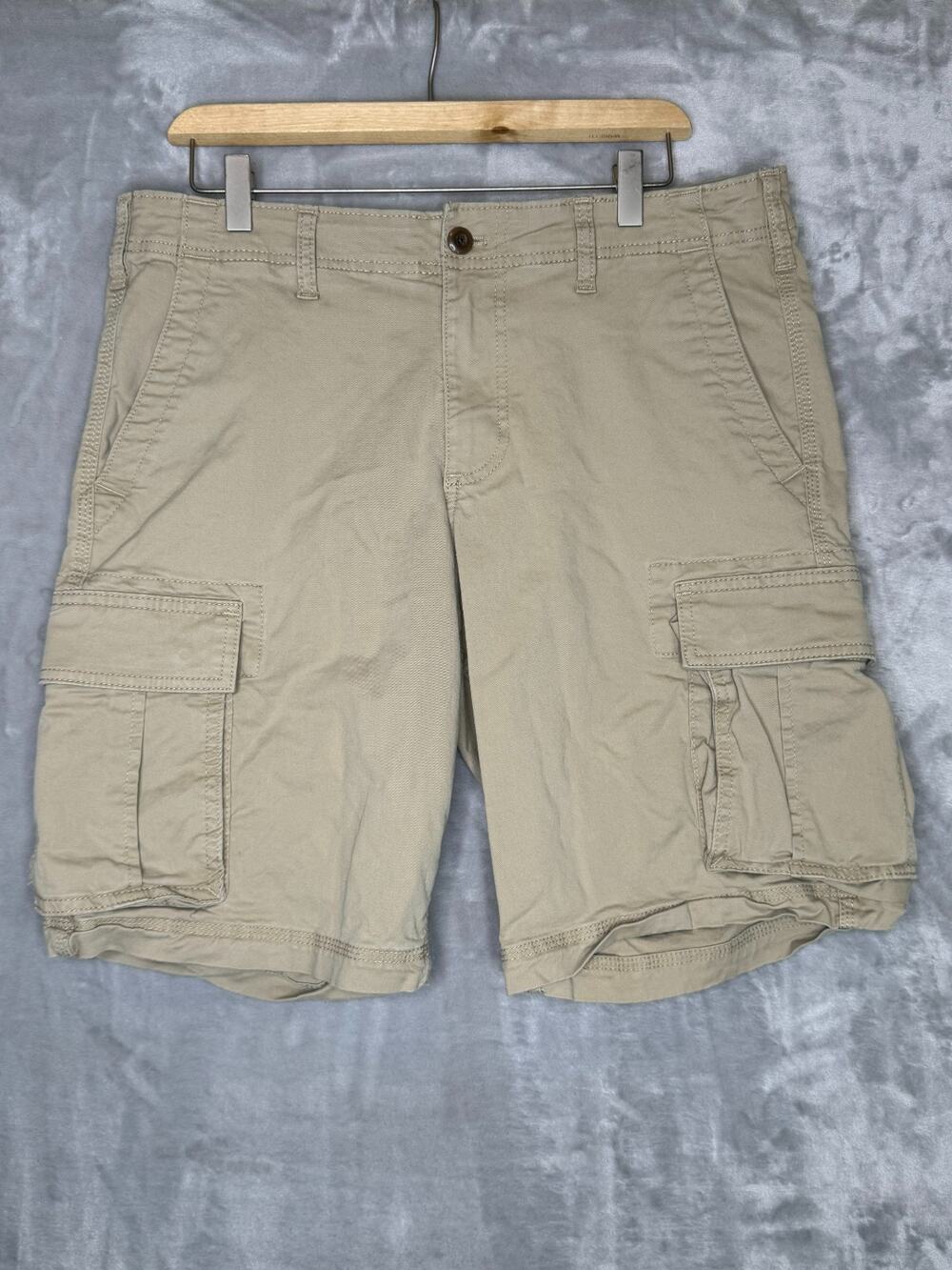GAP Men's Beige Cargo Shorts
